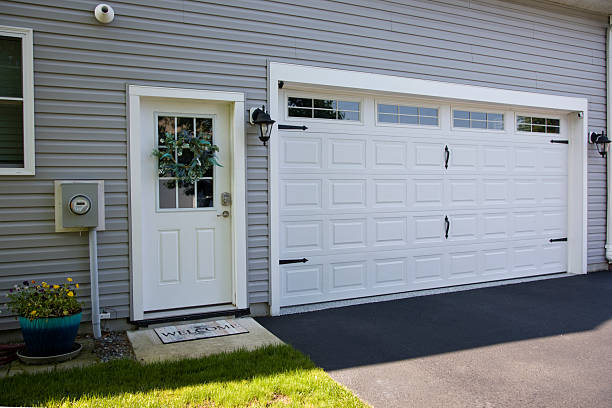 24/7 Emergency Garage Door Panel Replacement experts in Platte City, MO